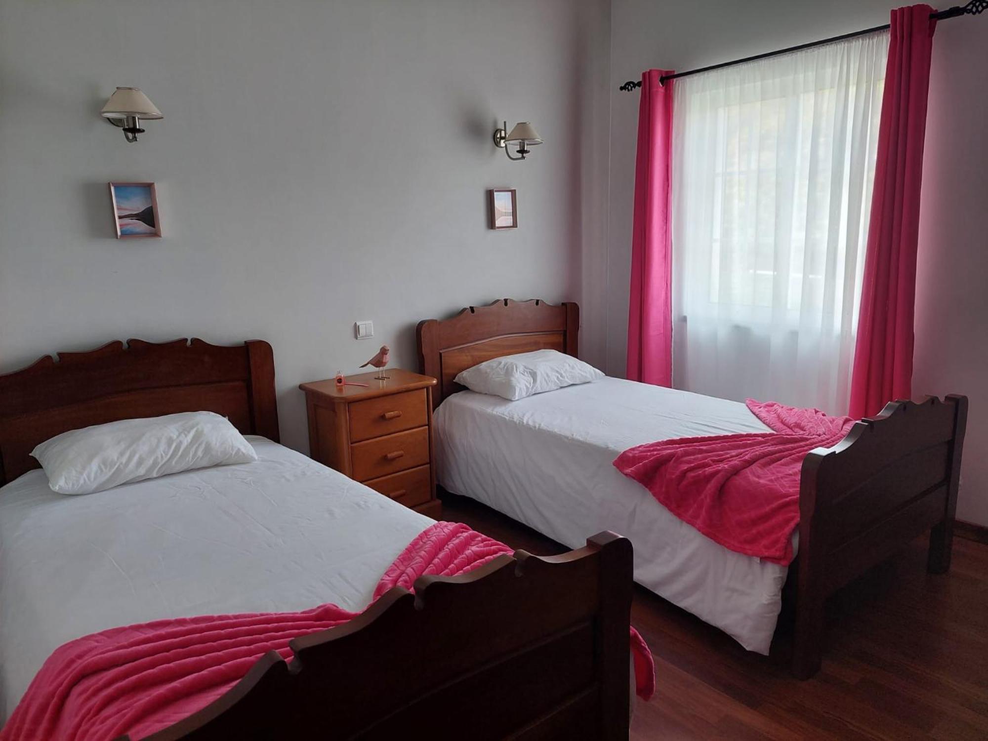 Alojamentos A Buraca Sao Roque do Pico Ngoại thất bức ảnh