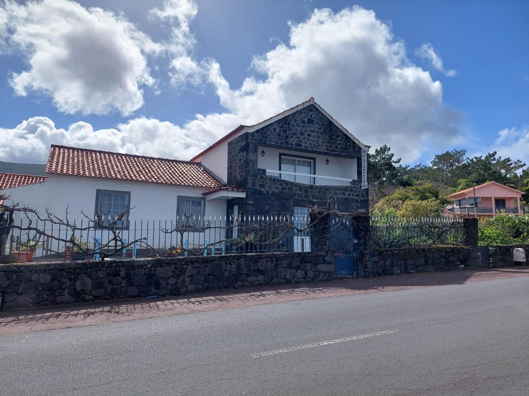 Alojamentos A Buraca Sao Roque do Pico Ngoại thất bức ảnh
